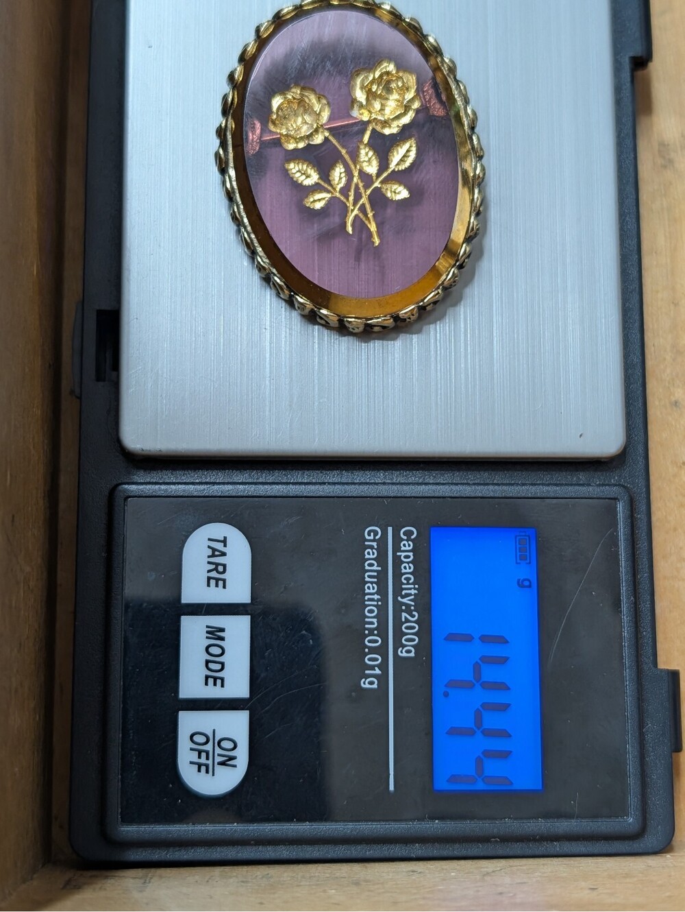 Vintage Whiting & Davis Carved Glass Rose Brooch Purple Amethyst Intaglio Pin UV - Picture 8 of 10